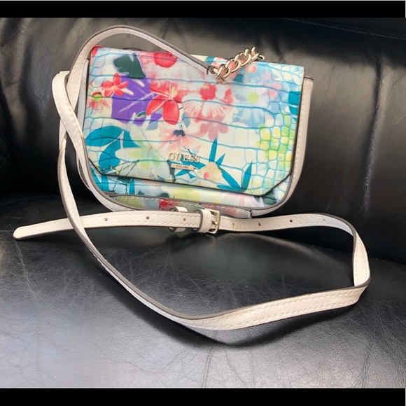Flowers Accent Guess Small Purse - Picture 1 of 9